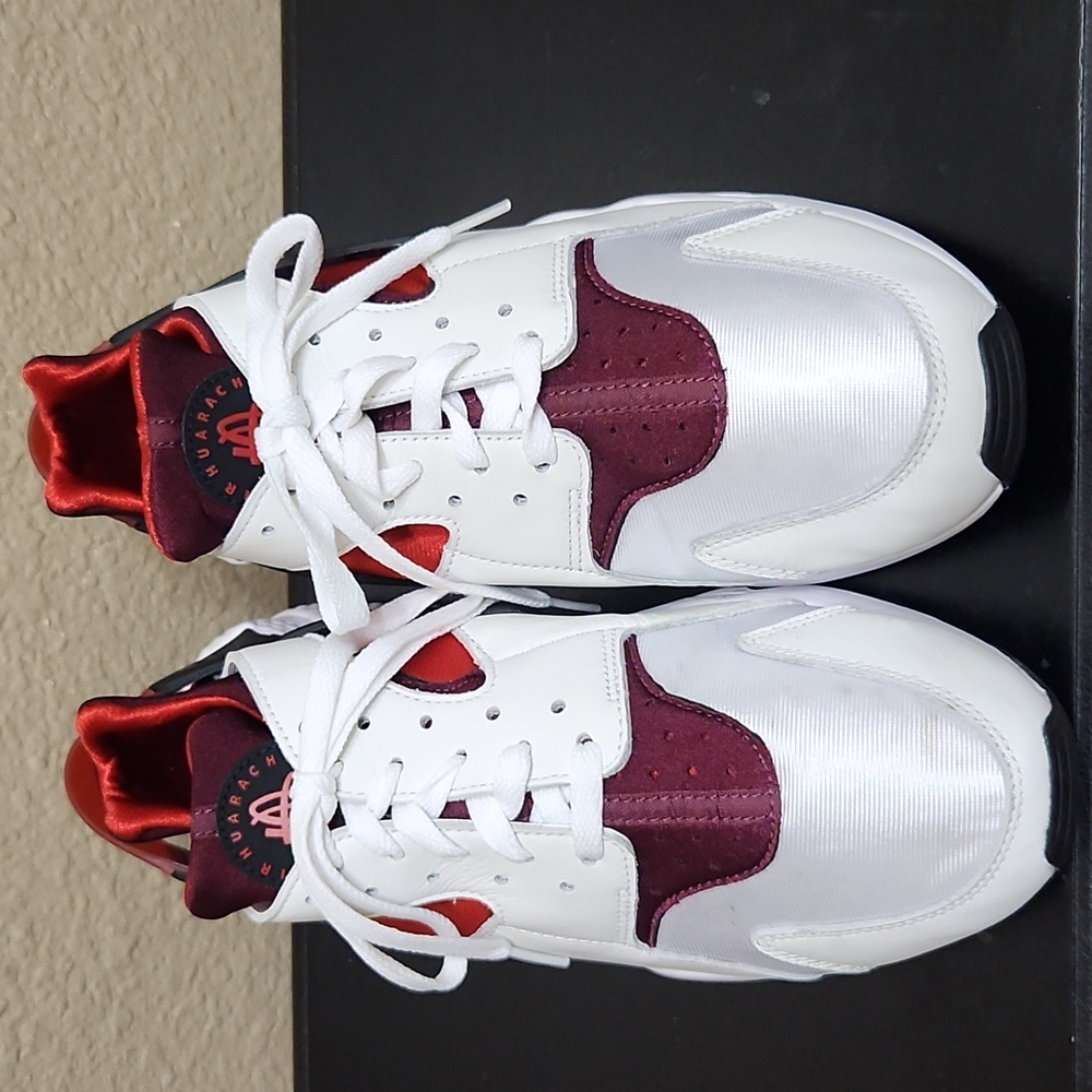 Men size 11 nike air huarache